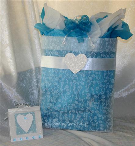 The wedding colors are turquoise and navy so I bought some turquoise tissue